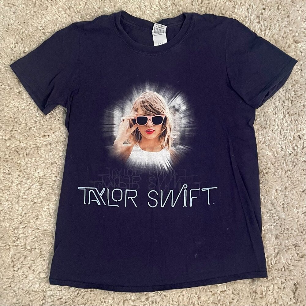 Taylor Swift 1989 Navy World Tour T-Shirt